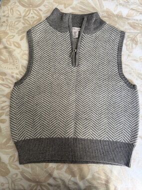Sincerly Jules Gray & Cream Herringbone Knit Sleeveless Sweater Vest